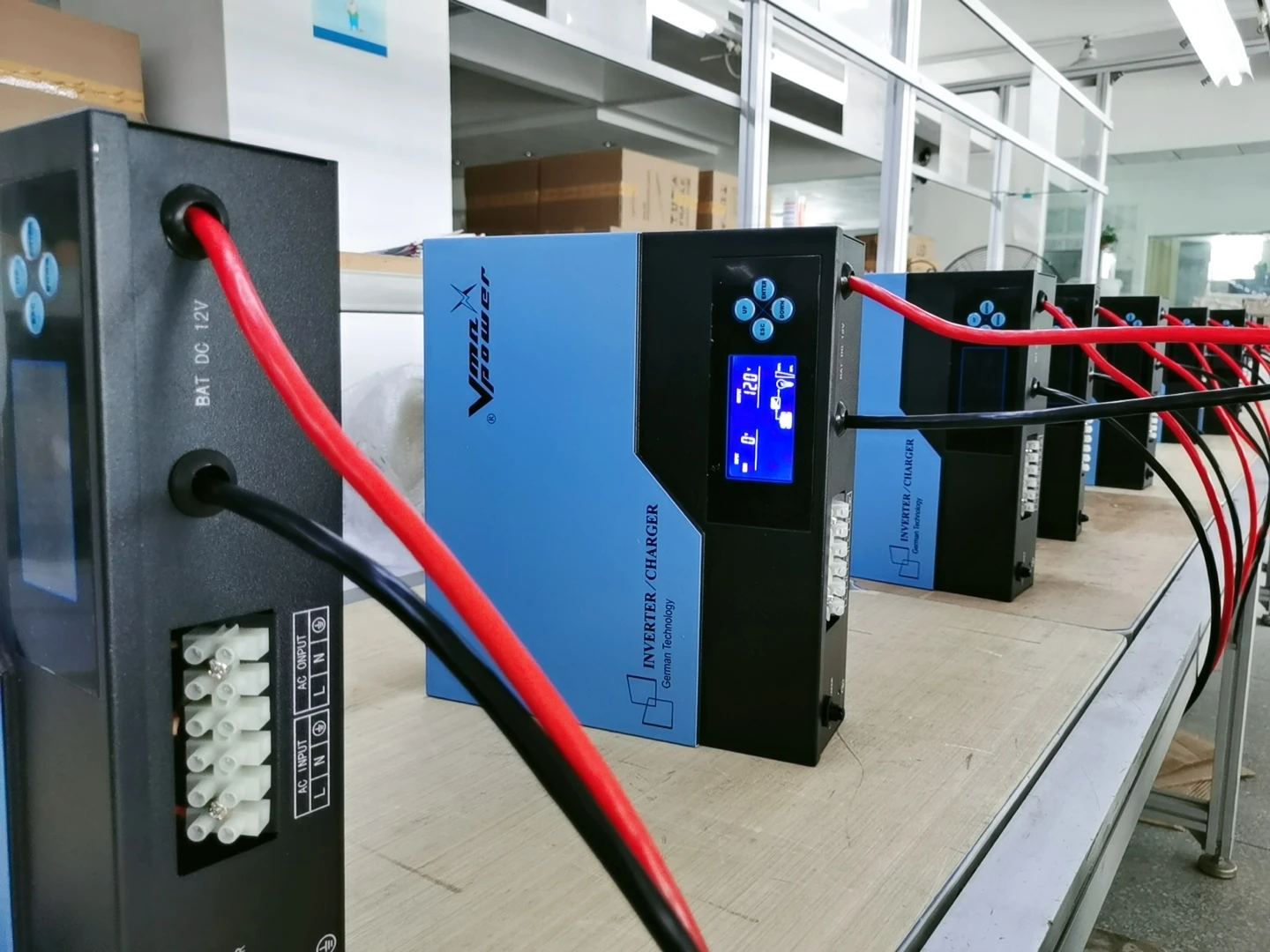 Vmanpower 3000W Pure Sine Wave Solar Power Inverter for Home Use