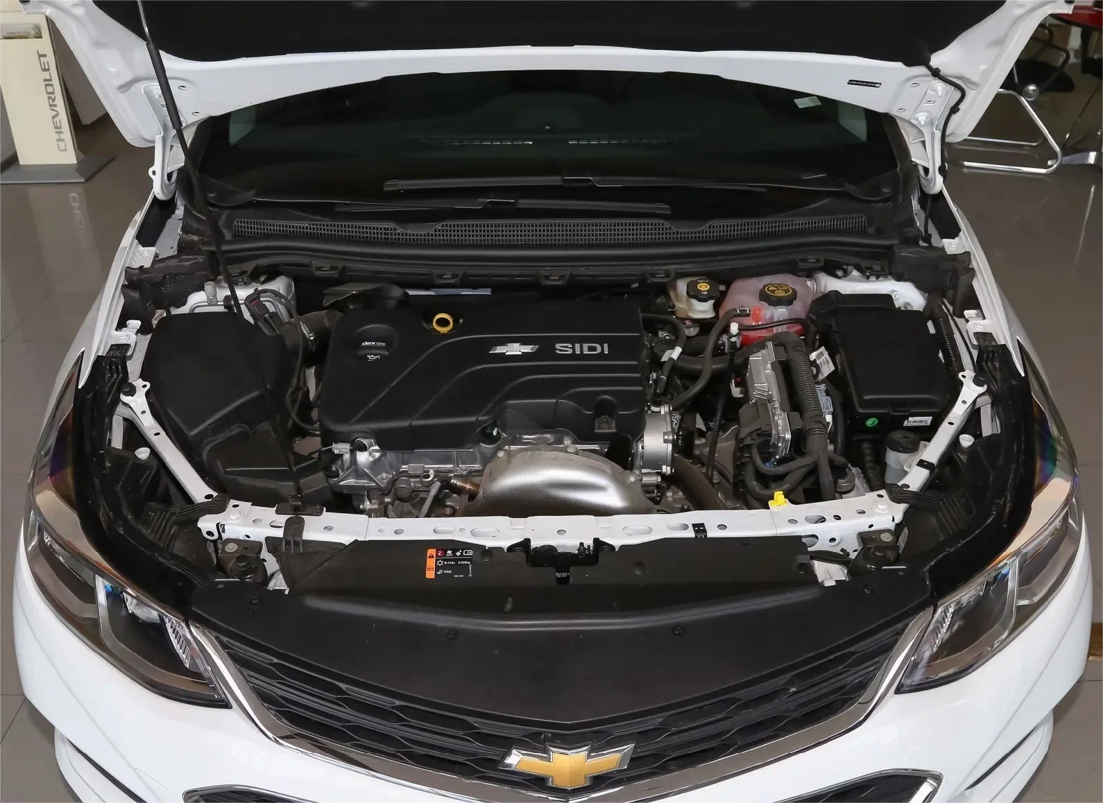 Chevro-Let Cruze Car Sedan Automatic Gasoline Sedan Chinese Used Car in Stock