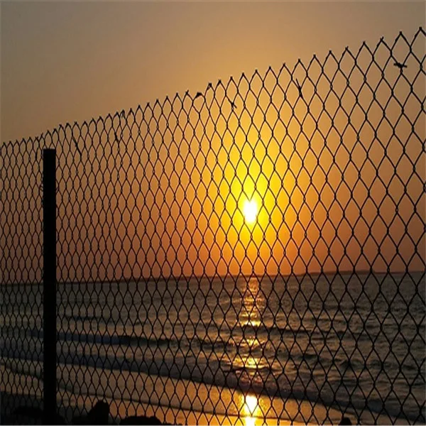 Budget Friendly 6x50 Feet Roll  Decorative Cyclone Fence Chain Link Fence for sale