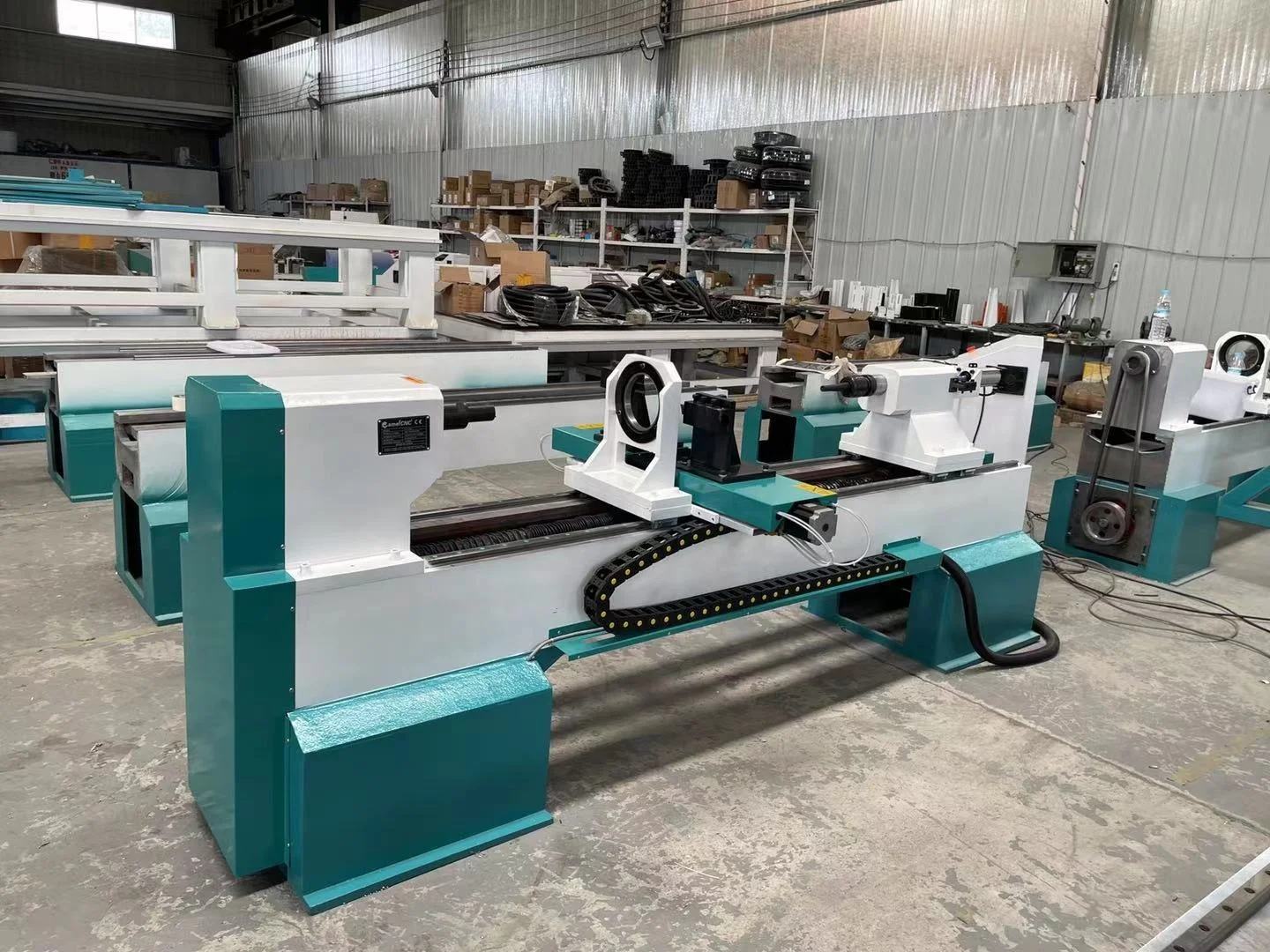 Heavy Frame 300mm Diameter CA-1530 Wood Turning Cnc Lathe Machine For Wooden Column Processing