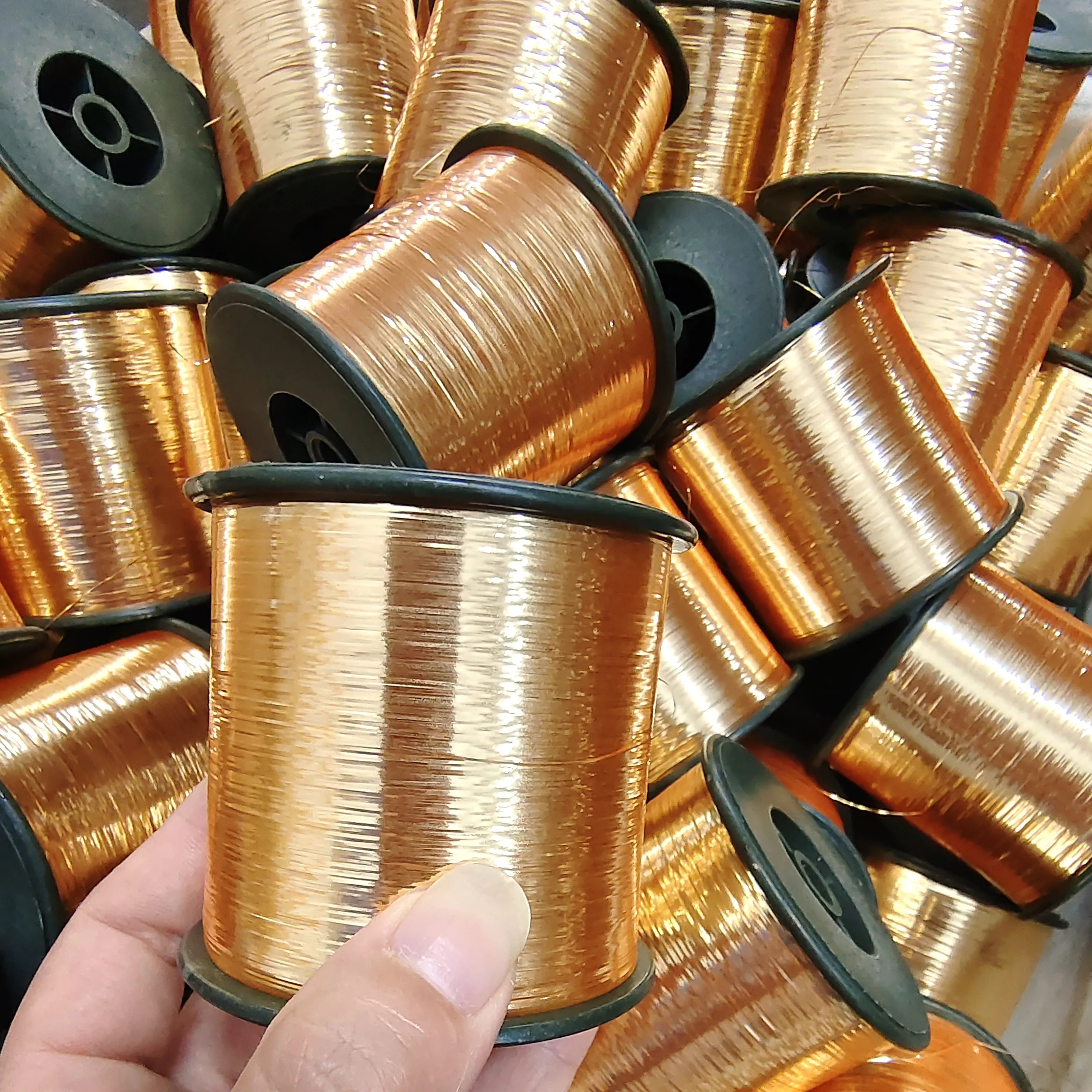 High quality  M-Type Metallic Yarn KR GOLD China Lurex Yarn manufacturer Metallic Yarn for weaving