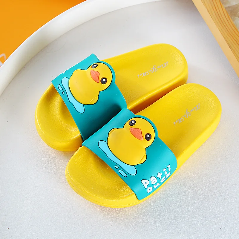 
2019 Summer Latest Design PVC Fashion Children Bath Slippers Cartoon Yellow duck kids slippers 