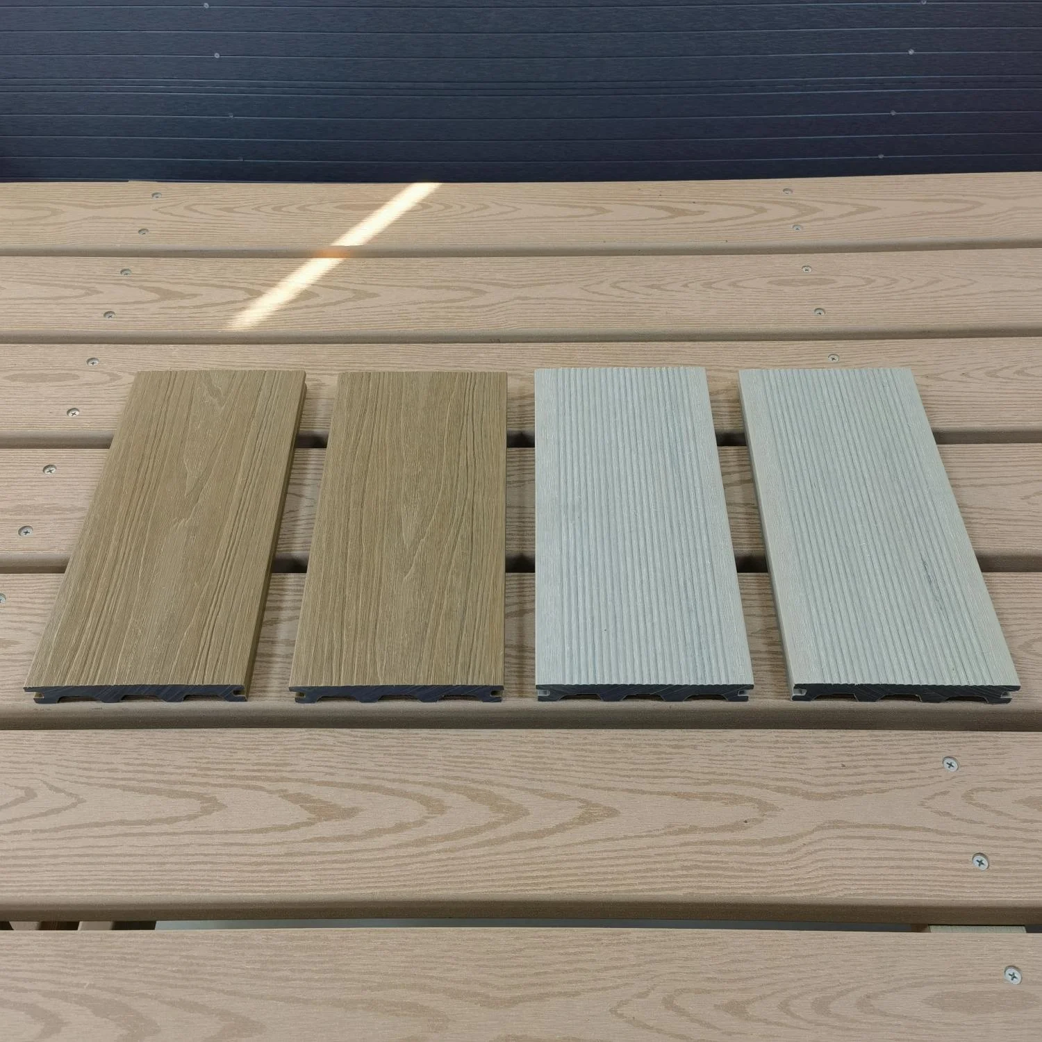 Горячая распродажа древесно-пластиковый композитный коэкструзионный настил устойчивый к трещинам