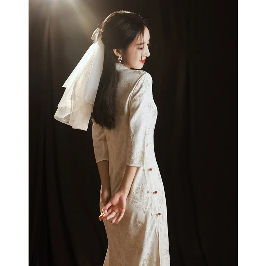 2024 new lace cheongsam for young girls with high-end temperament modest lace wedding dress lace