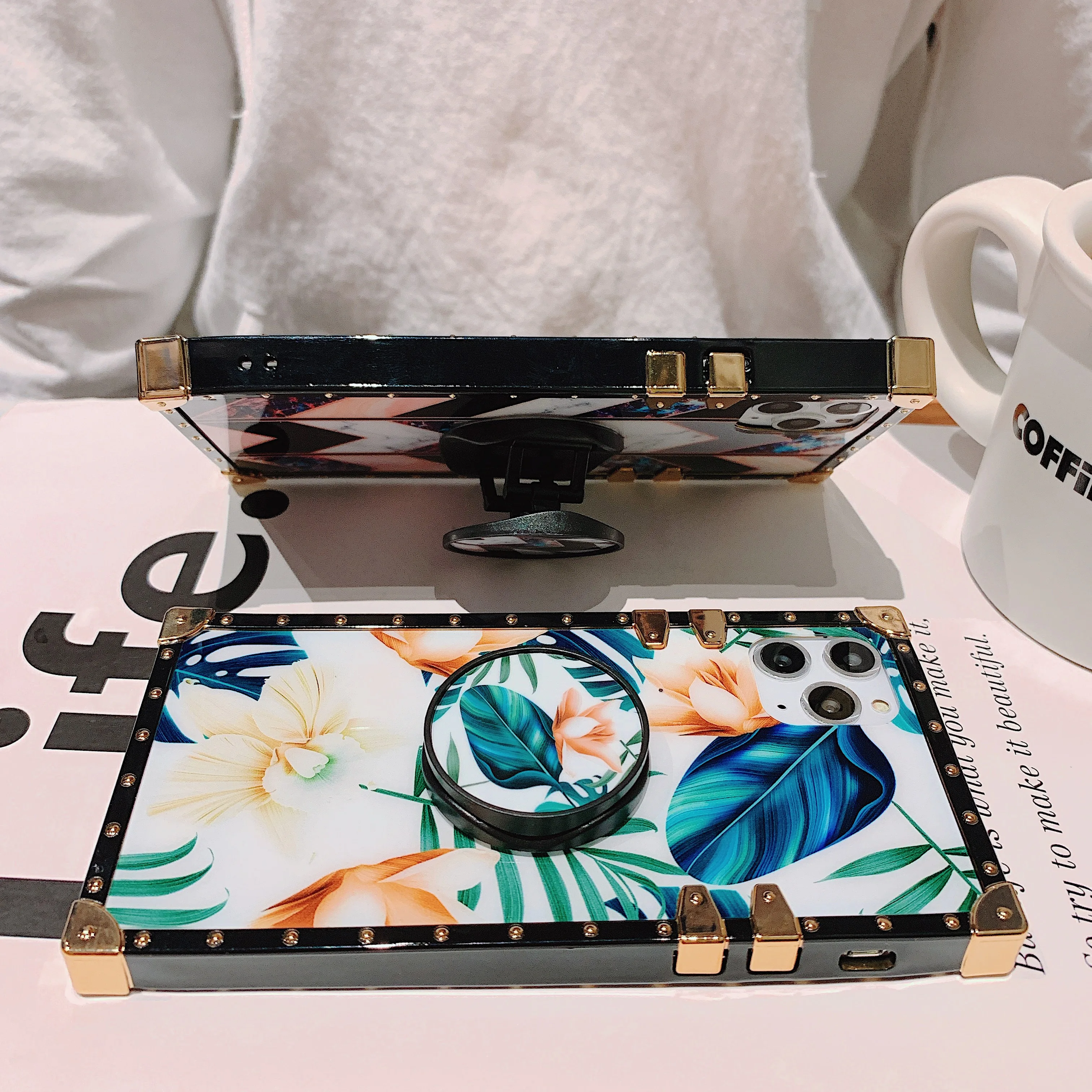 Aliexpress hot selling square mobile phones case for iphone 12 11 luxury metal surround trendy ladies case cover for 13promax