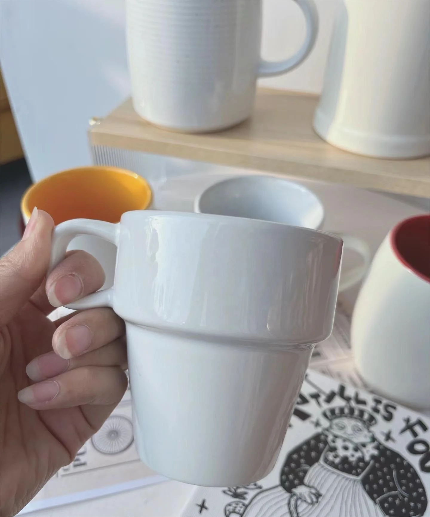 Custom Logo Nordic Ceramic Coffee Mug Blank White Porcelain Cup Handgrip Pattern Eco-Friendly 300ml Capacity Personalized Gifts