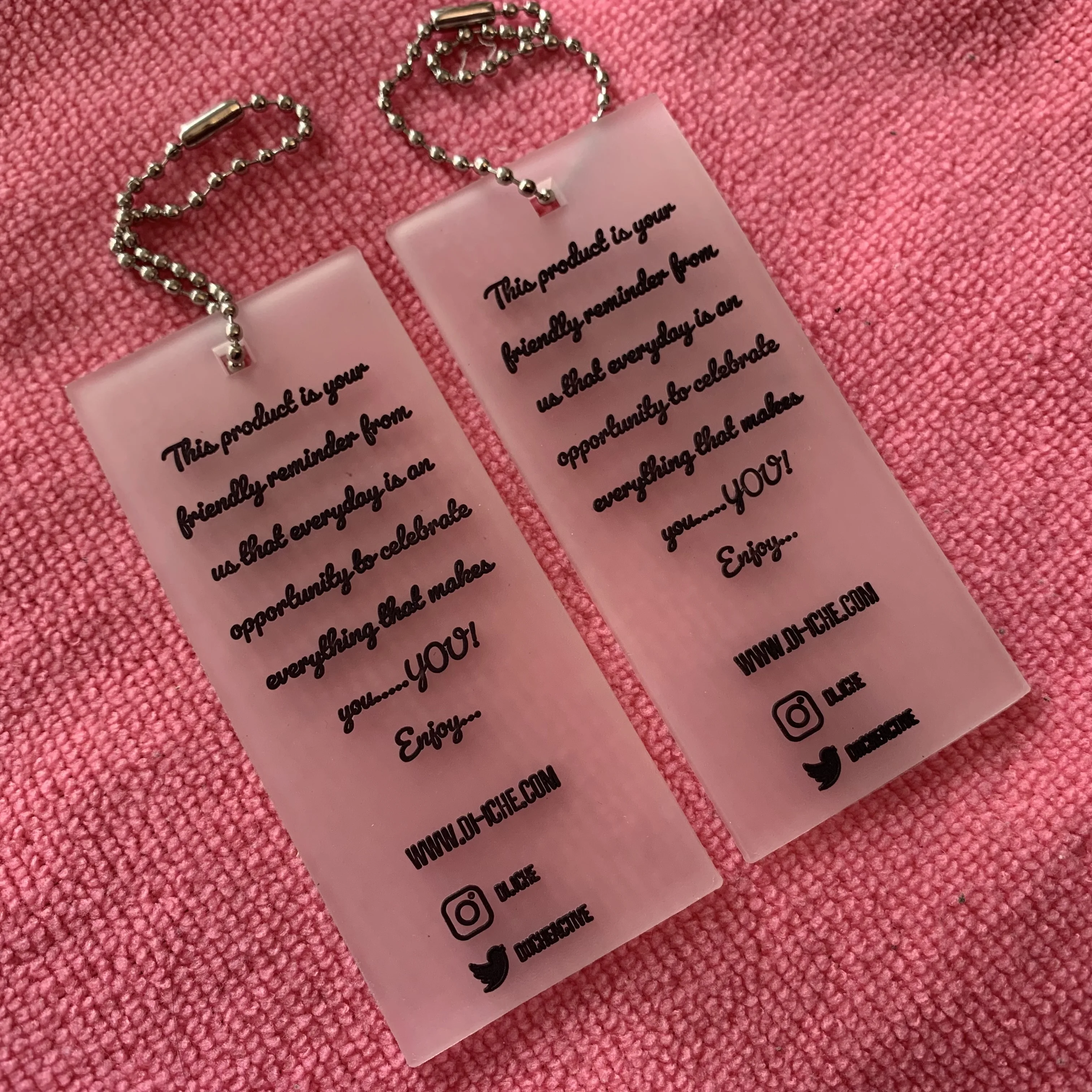 Best quality transparent PVC soft rubber hangtag,3D embossed letters clear PVC swing tag with metal ballchain