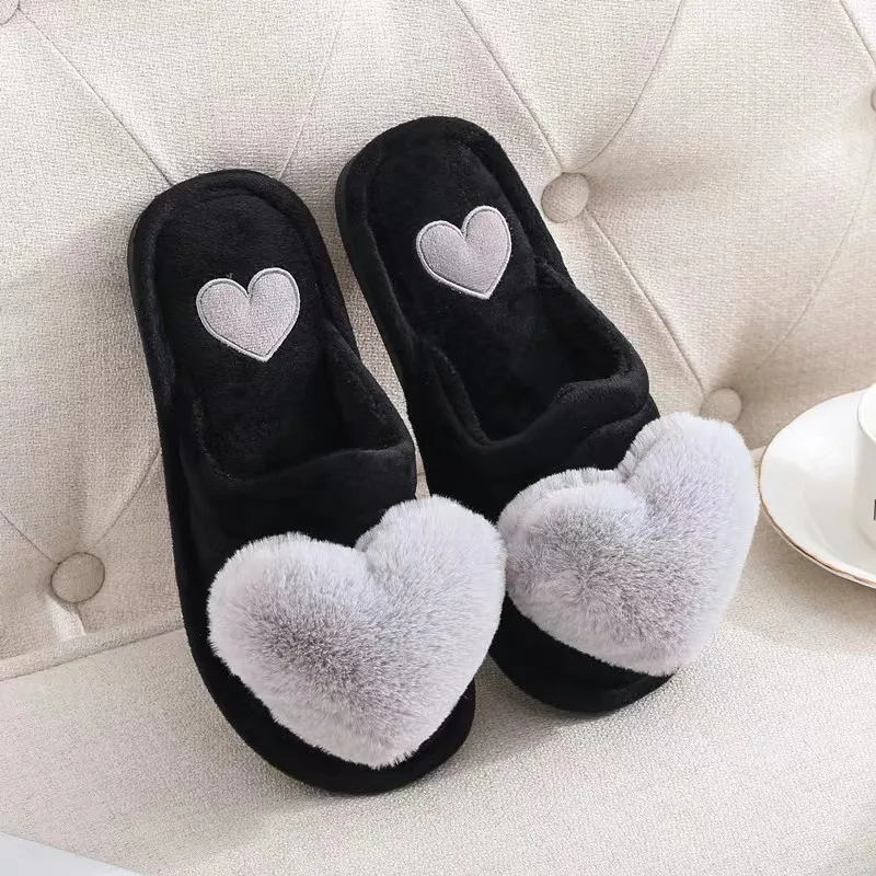 FS232 Cotton slippers in autumn and winter cartoon hearts shoes wholesale floor anti-slip warm lady-like big home slippers.