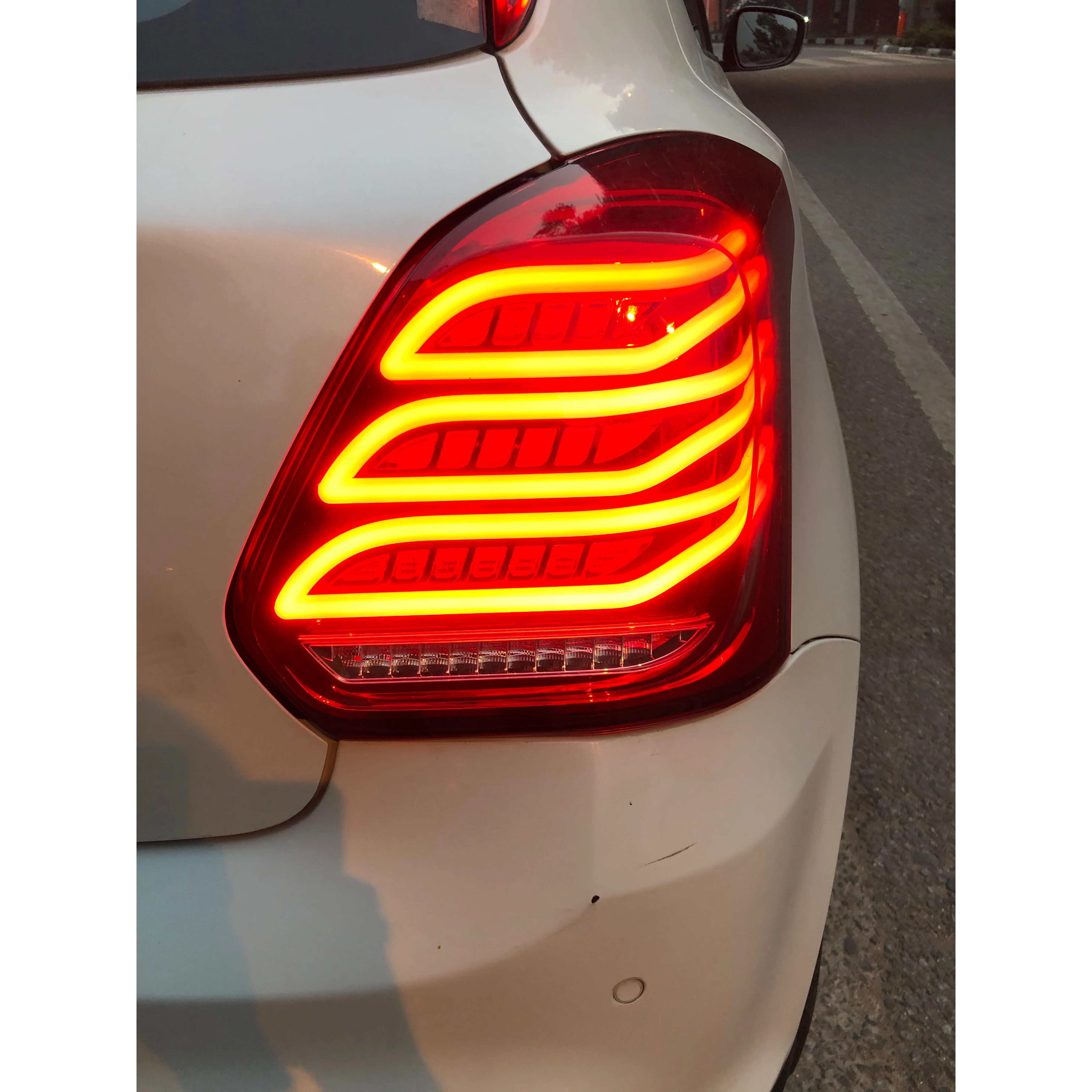 Factory price whosale tail light rear brake light for suzuki swift