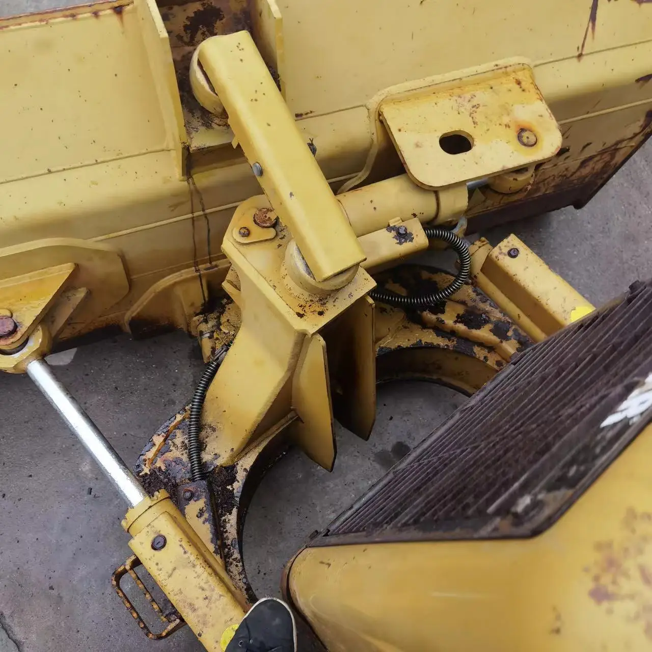 Original Caterpillar D4H Crawler Bulldozer Good Performance Used Dozer in Good Condition from USA Low Price Core Motor Component