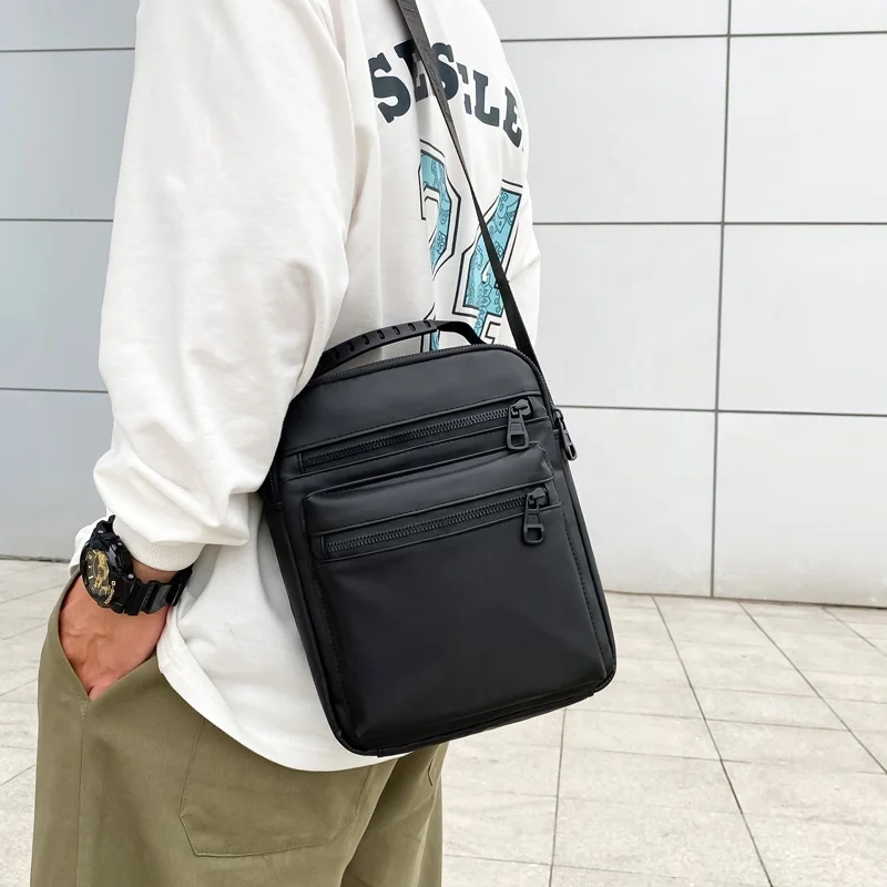 Customized Large high quality Waterproof Messenger Bag Crossbody Vintage Shoulder Bag For Men