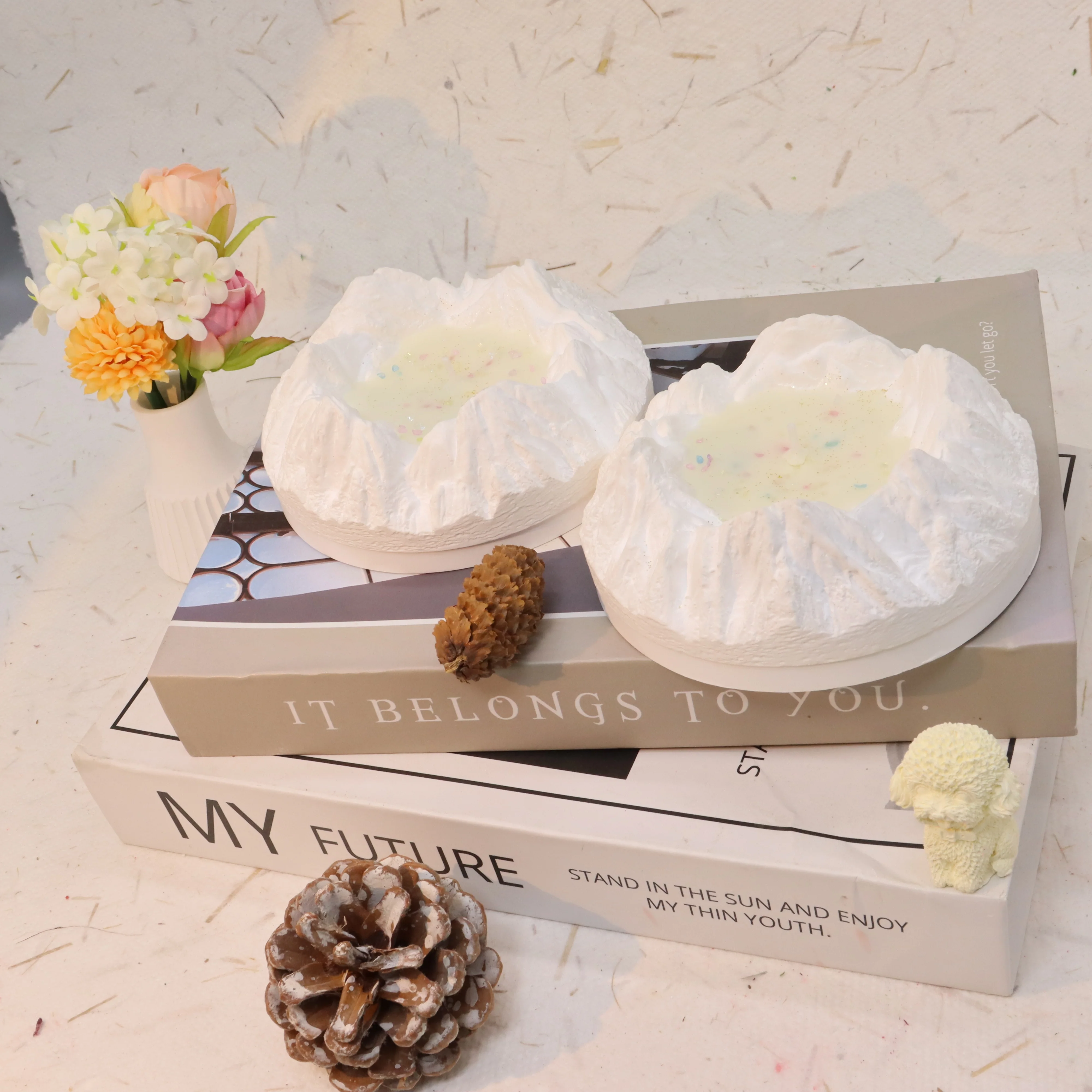 2024 Creative Mountain Design Soy Wax Scented Candle Aromatherapy Scented Candle with Gypsum Stone Container