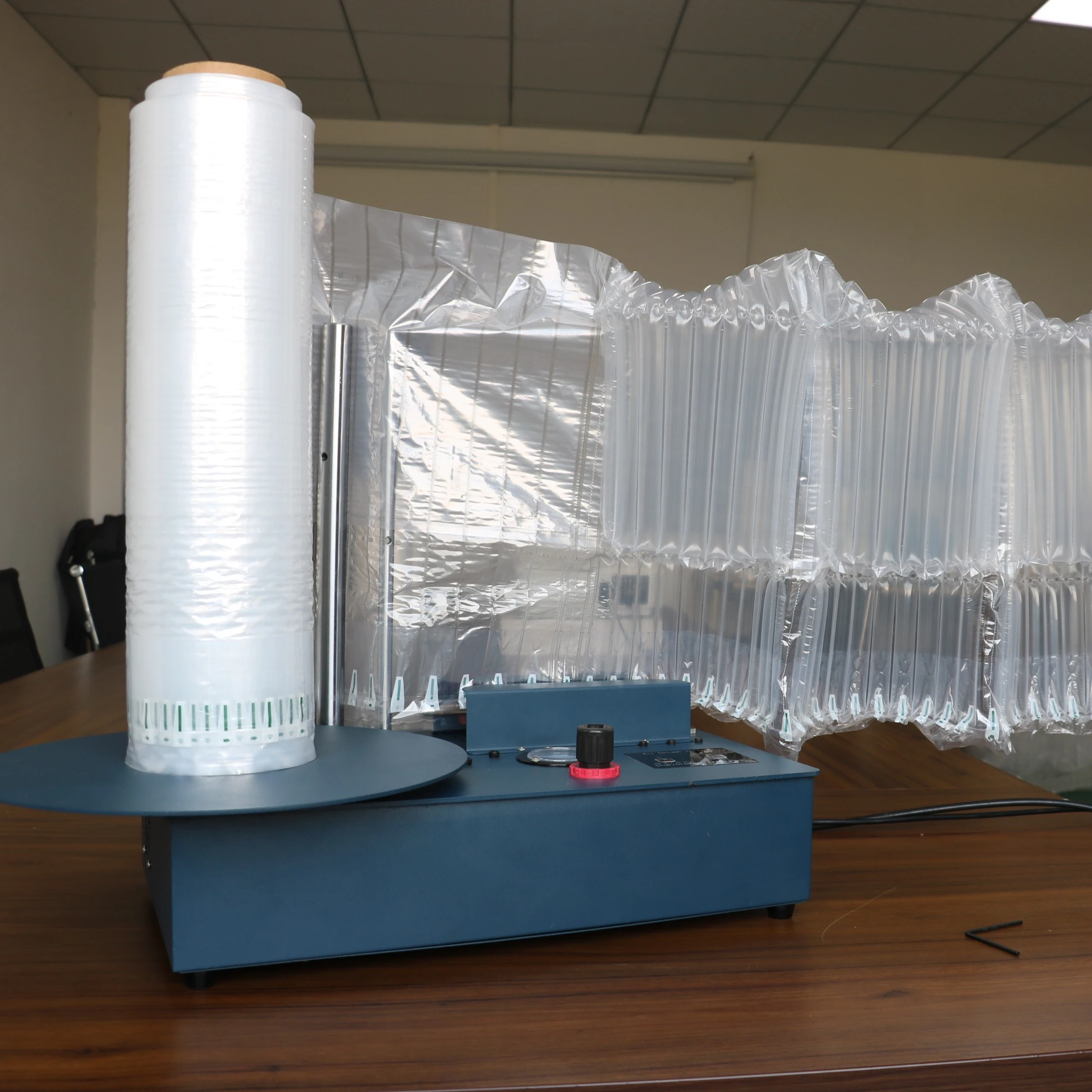 Protective column air bag inflating machine air bag making machine