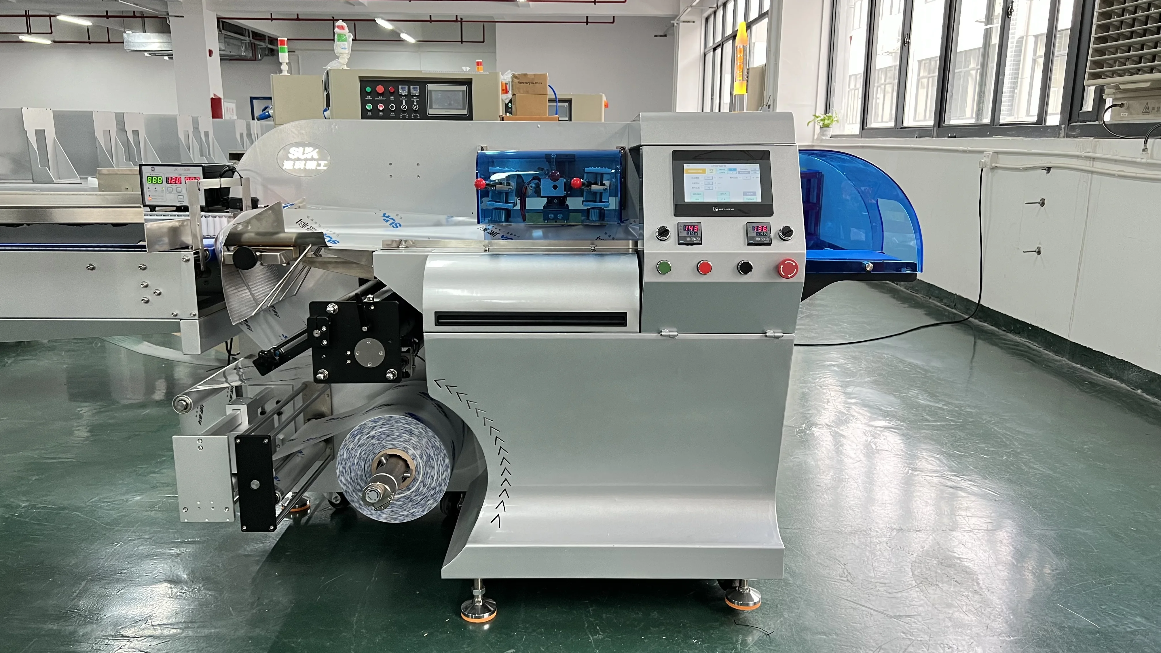 Automatic Pillow Type Cotton Swab Gauze Wet Tissue Flow Packing Machine