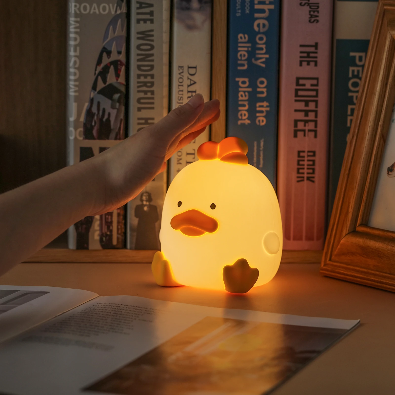 Popular rechargeable Cartoon duck night light cute touch control silicone night light for children room Bedside ornament