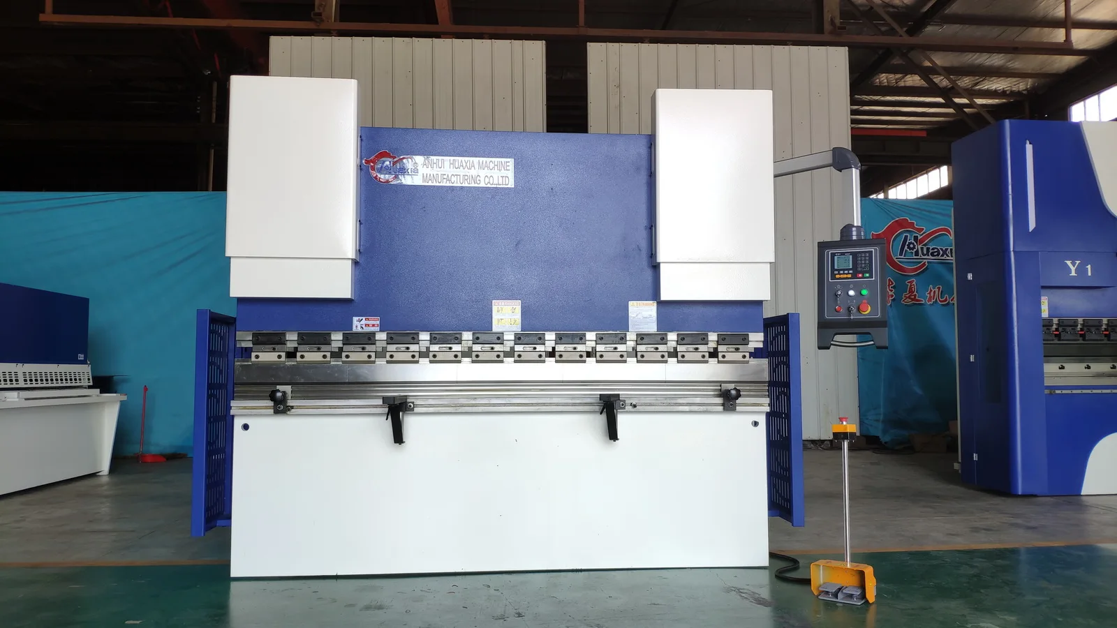 Huaxia NC high  Accuracy and cost performance 80T/2500 NC steel plate hydraulic press brake with E21 controller