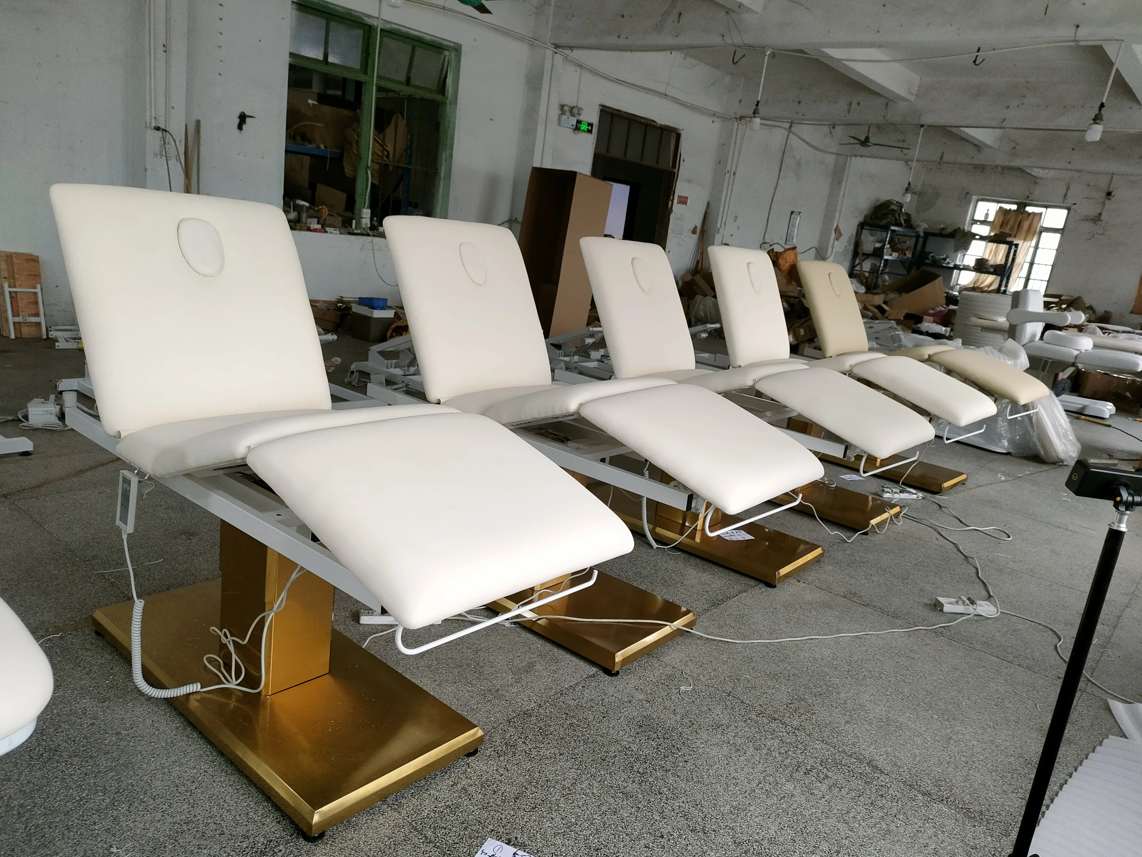 wholesale facial treatment bed electric massage physical therapy table salon spa tattoo bed 3 fold manufacturer