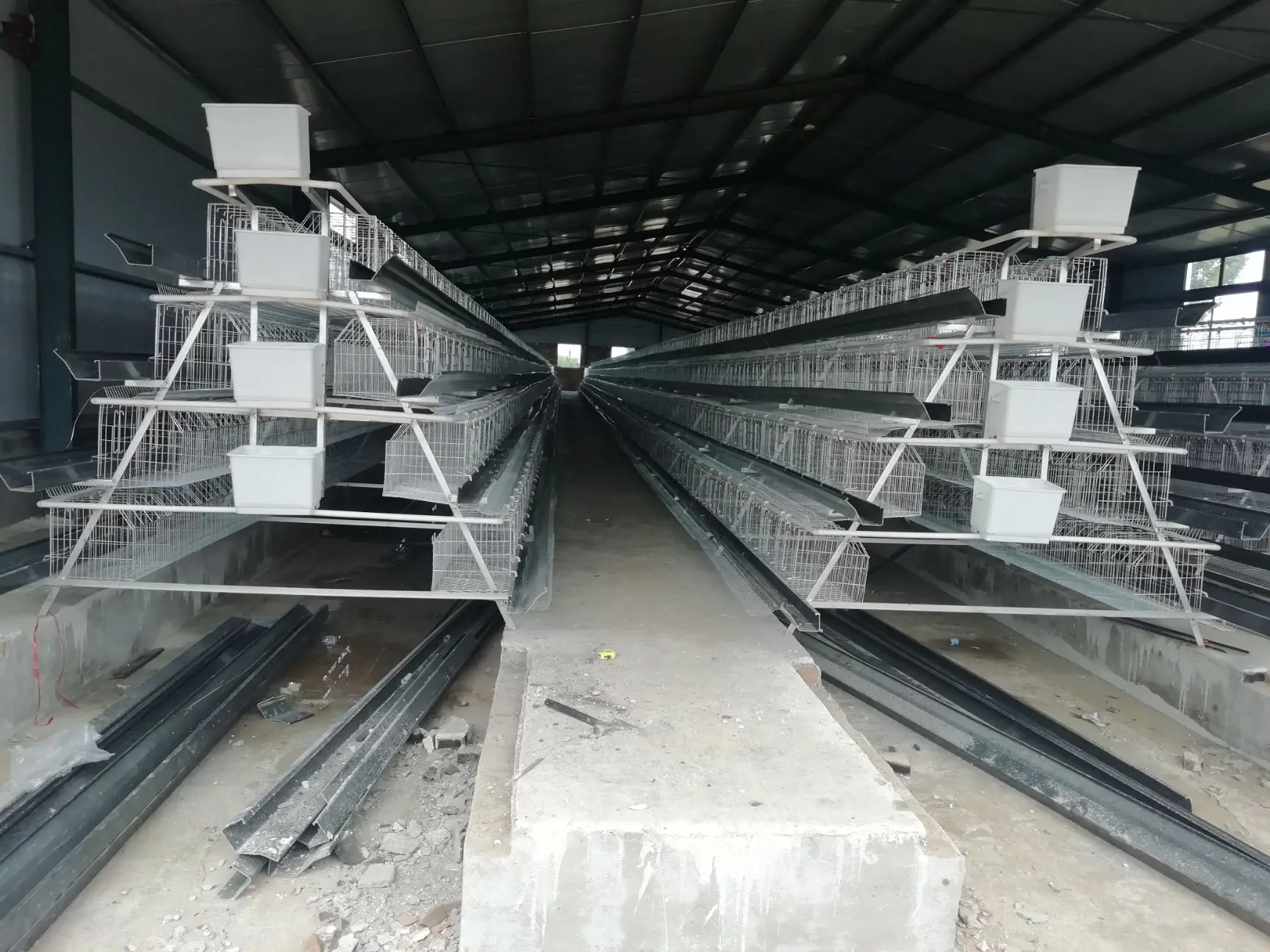 1000 Chickens Egg Layer chicken house With automatic water supply and feeder For Hens