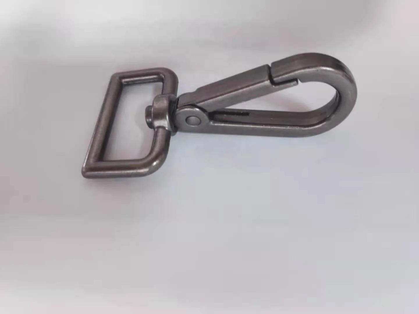 
Wholesale Metal Sling Bag Suitcase Swivel Snap Hook Clasp for Bag Strap 