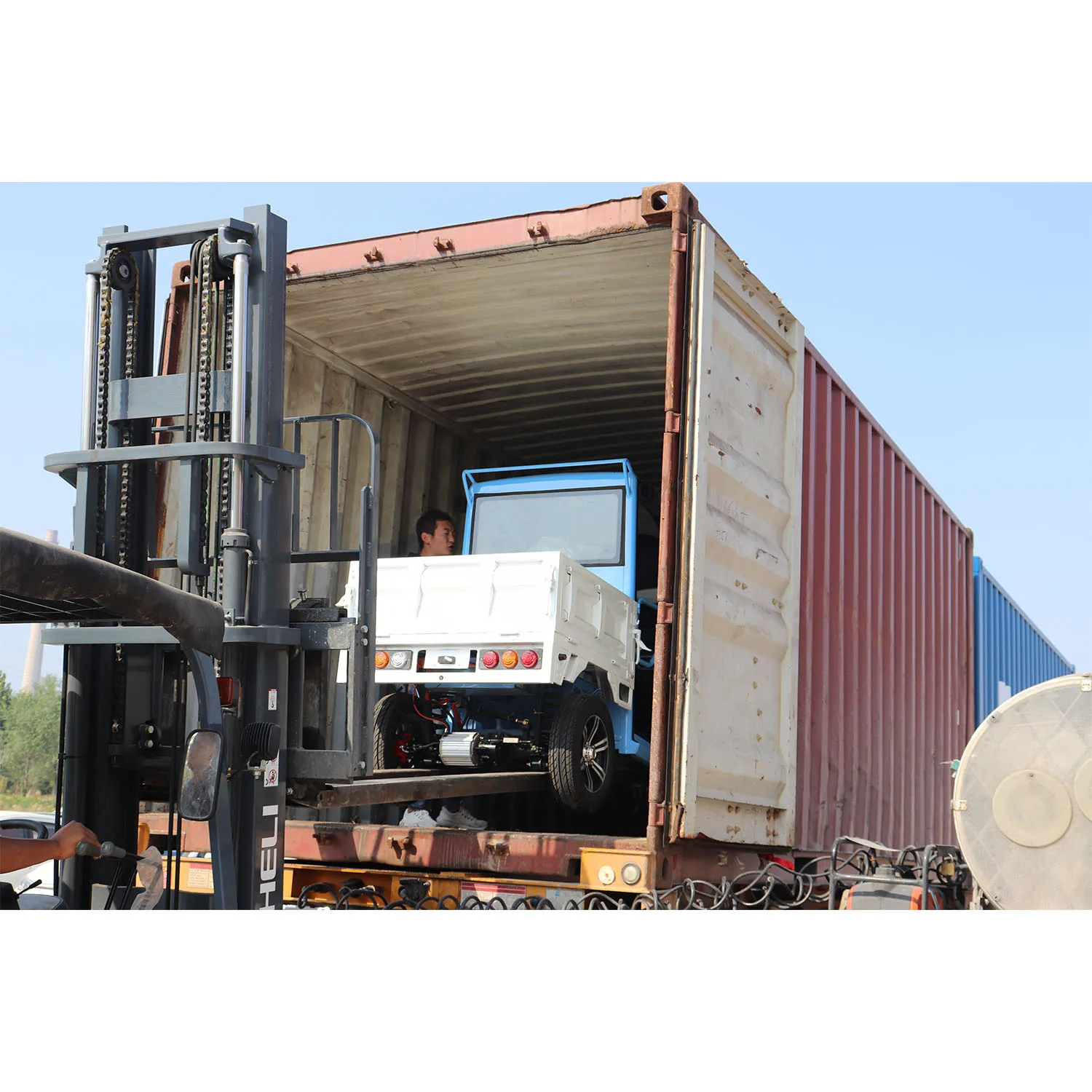 Chinese KEYU small dump truck electric tricycles mid engine adult 3 wheel electric tricycles cargo