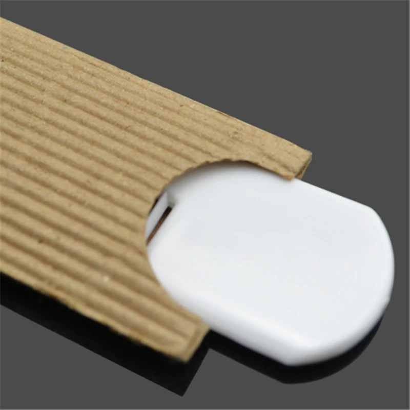 White hotel bathroom disposable plastic hair comb combs in sleeve