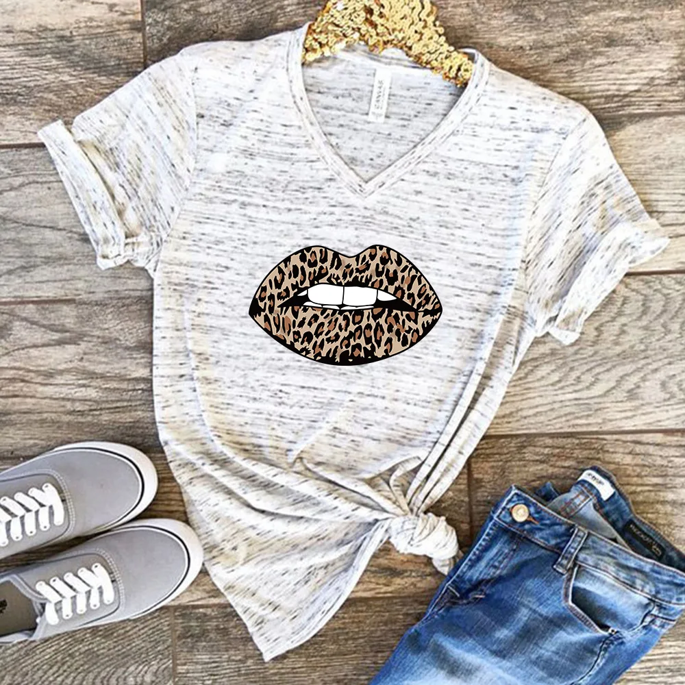 Оптовая продажа, новые летние повседневные топы, женские футболки, модные футболки с V-образным вырезом и принтом на заказ, женские футболки с графическим принтом