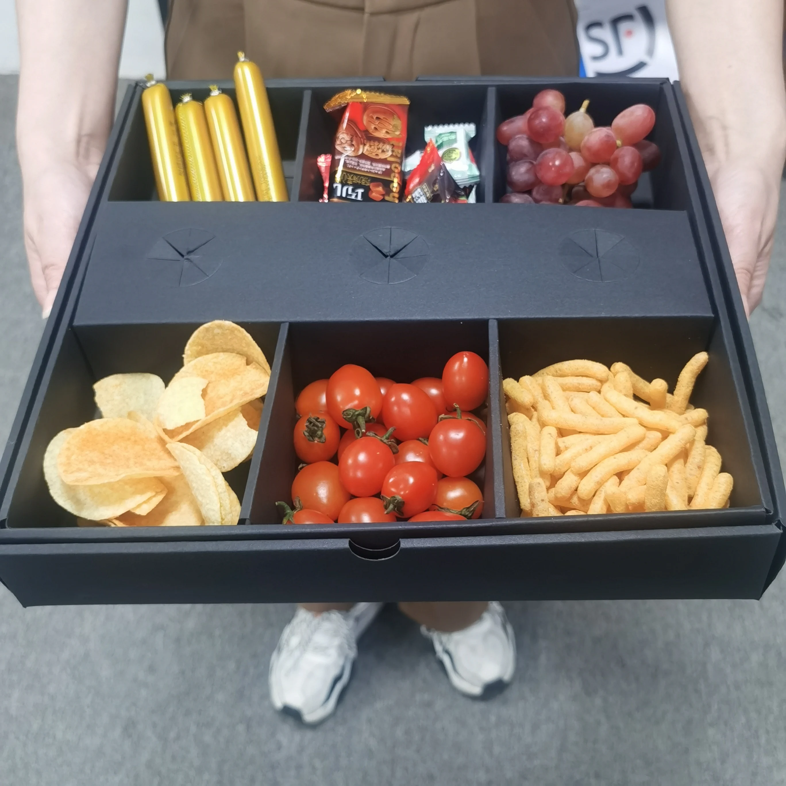 GMI drop shipping eco friendly wholesale party snack  box grazing box catering packaging platter box with dividers for shipping
