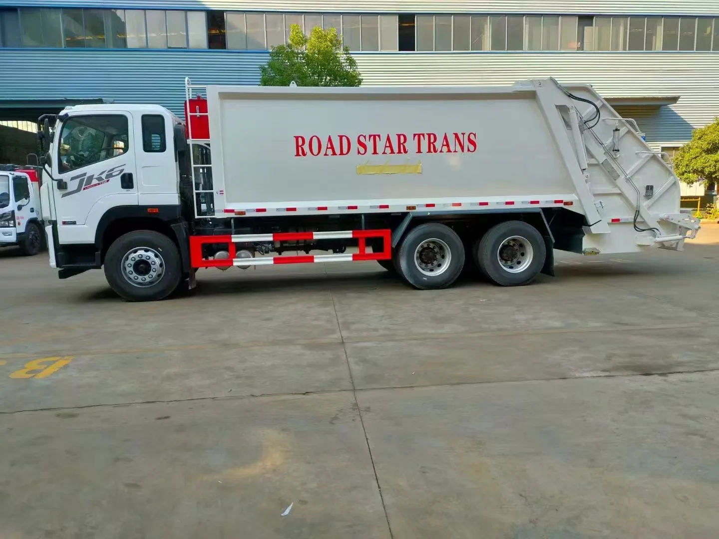 faw 6*4 compacted garbage truck High quality faw 23 ton compactor garbage truck price