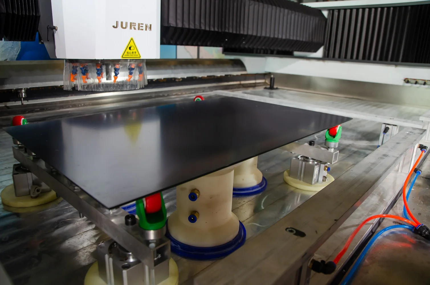 Стеклянный рабочий центр 3 оси CNC для фрезерования Стекла Неправильной Формы сверления скошения полировки окантовки