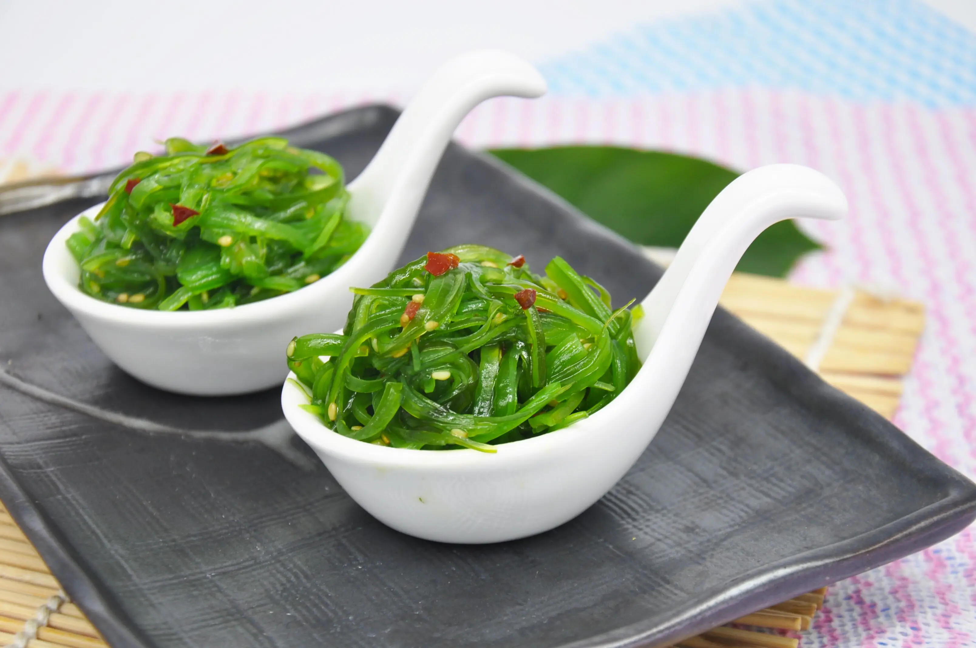 Маринованные водоросли Wakame салат из морских водорослей