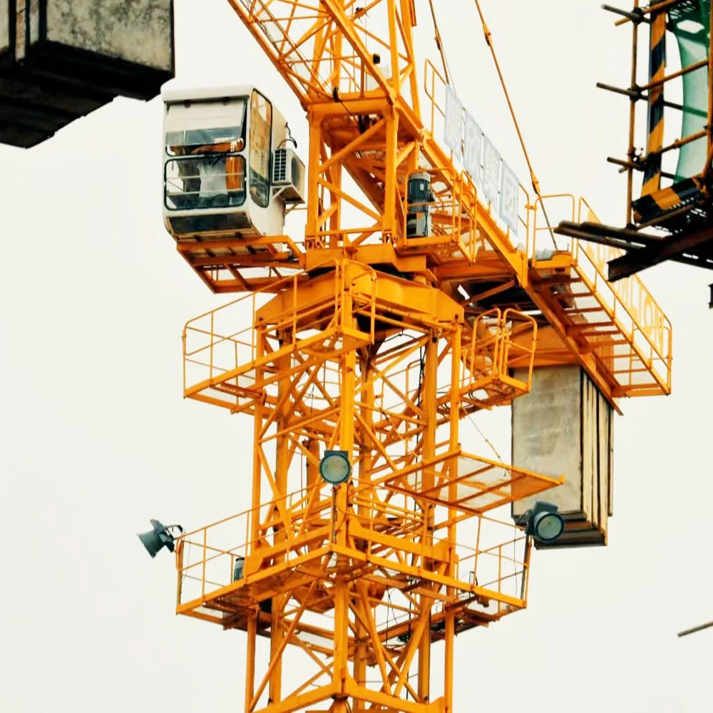 China Building Tower Crane qtz200(7022) 12T tower crane price