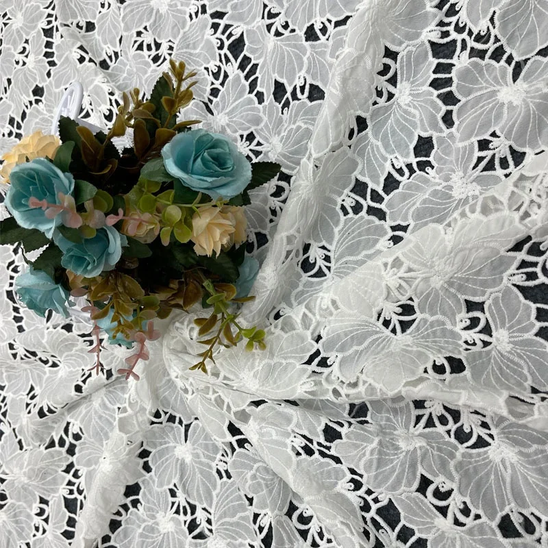 New Style  Polyester Charming lace Holes Florals Embroidery Guipure Lace Fabric for Special Occasion