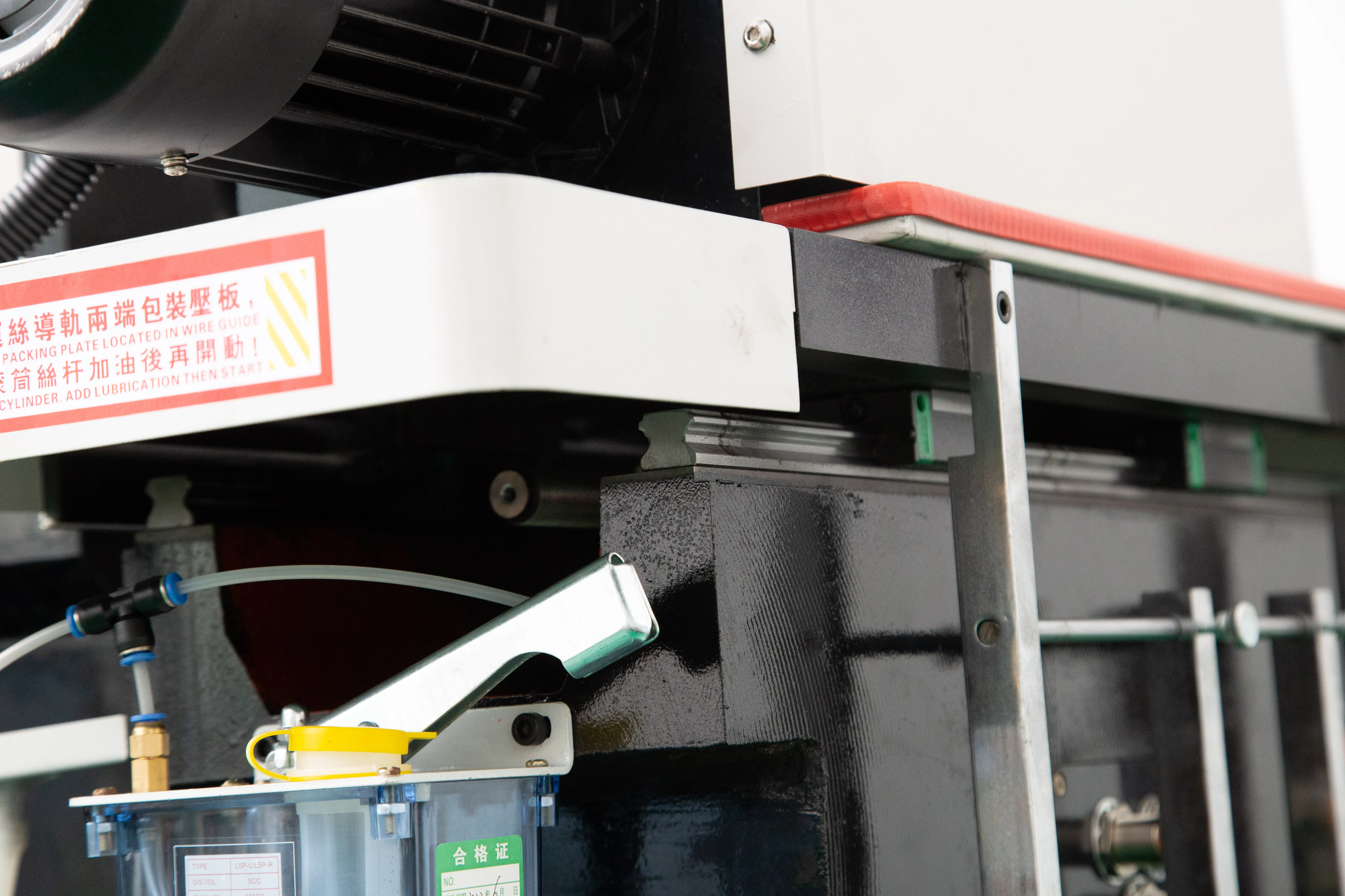 Machine Weight 1400Kg Dk7745 Multi Cutting Function  Cnc Wirecut Edm Cnc High Precision Wire Edm Machine