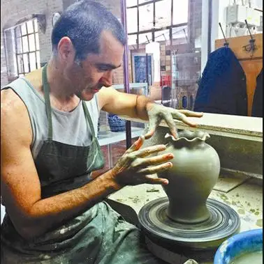 Factory Price Fe2O3  High Temperature Resistance Ceramic Glaze Iron Oxide Red Pigment