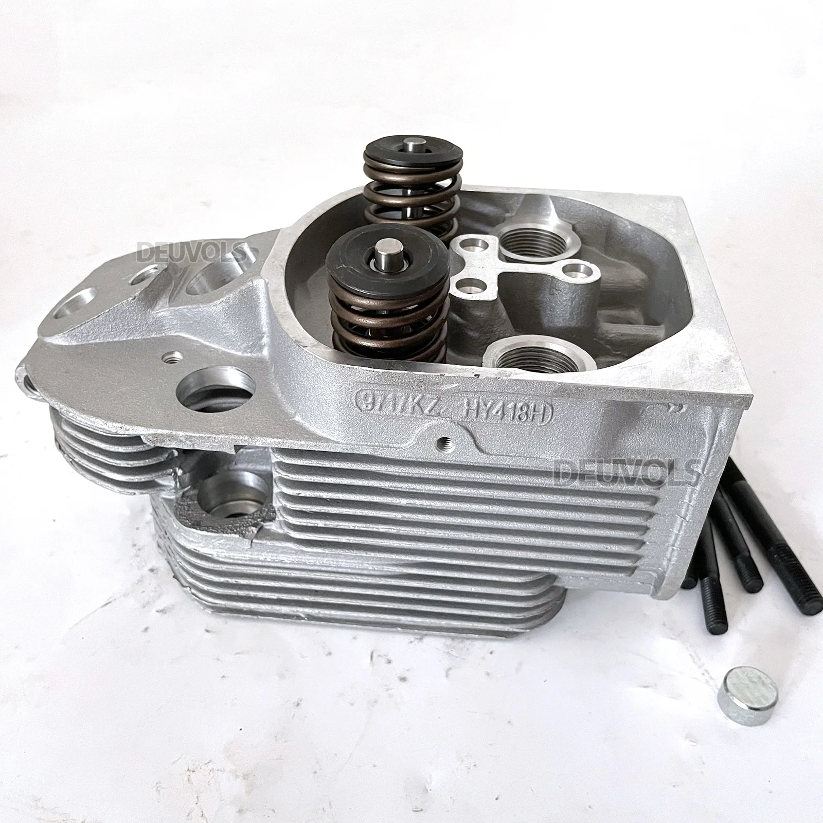 Manufacturer Cylinder Head Assy 04230613 for DEUTZ FL912 FL913 Diesel Engine