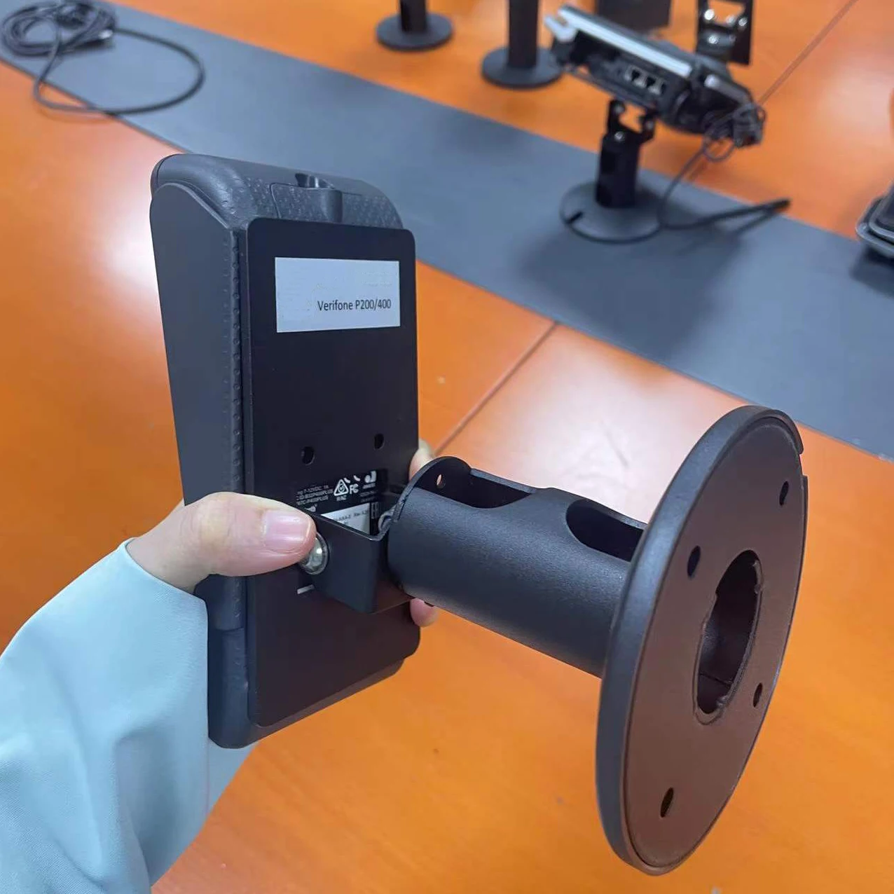 Metal rotatable credit card terminal holder POS machine stand POS device holder for verifone P200/P400 plus