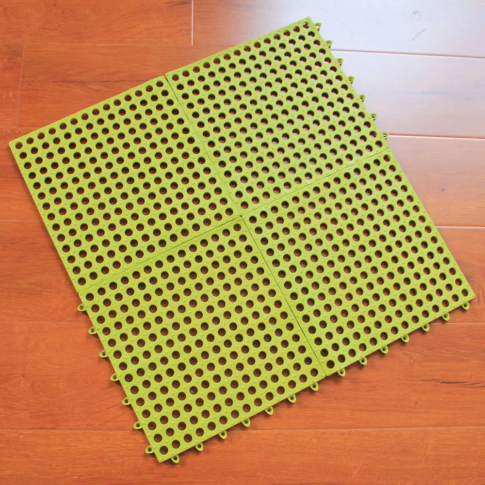 New Product Ideas Plastic Square Water Proof Split Joint Mat Non Slip Drain Hole Bathroom Bath Mat