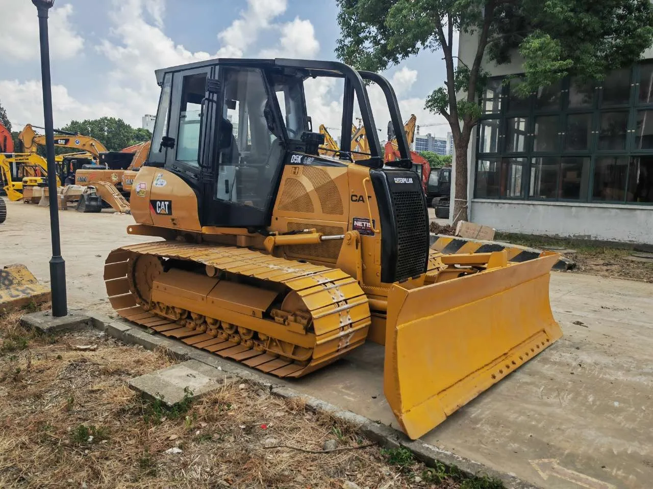 High Quality Used Caterpillar D5 Bulldozer in Excellent Condition Medium Size Original Crawler Dozer Earth-Moving Equipment