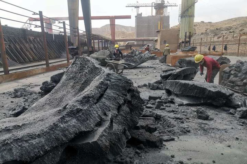 Plant Low price 90% size 1-10mm Black Silicon Carbide, Carborundum Sic