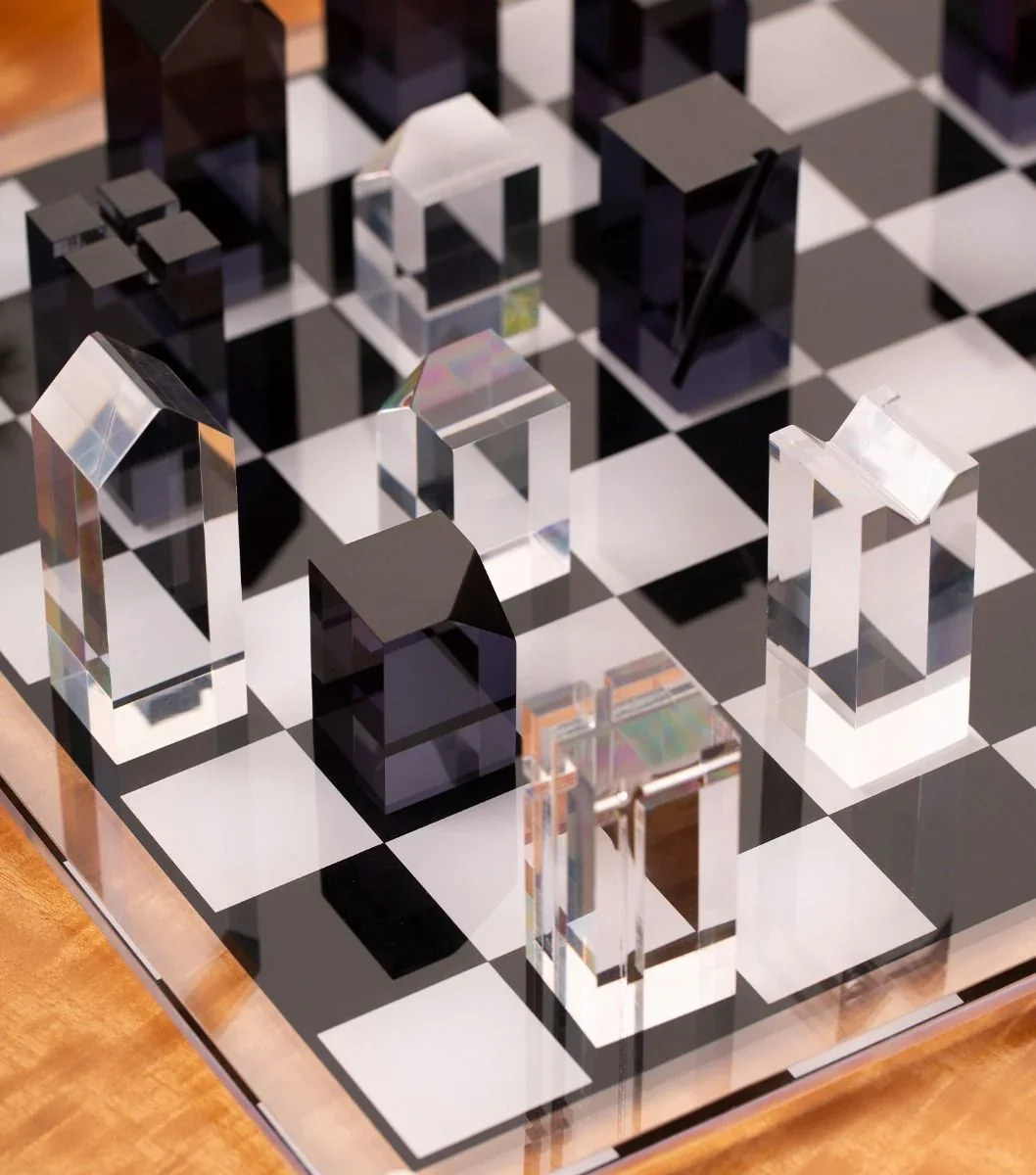 Colorful and transparent customizable crystal chess set luxury acrylic chess game set for professionals