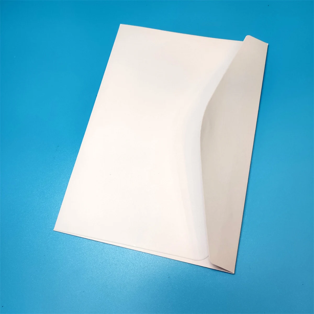 Guangdong Высокое Качество Пользовательский логотип слоновая кость белый картон C4 жесткий конверт с алмазным клапаном для рождественской открытки