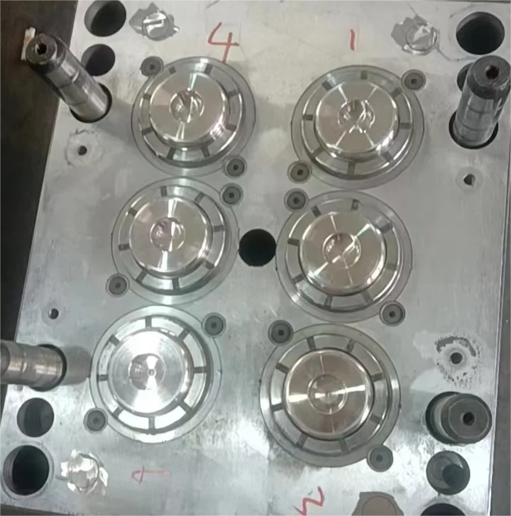 Hangxiang Iron Factory Oil Cap Mould Trade lpg cylinder cap mold Injection Cover Mould With High Pressure Sealing