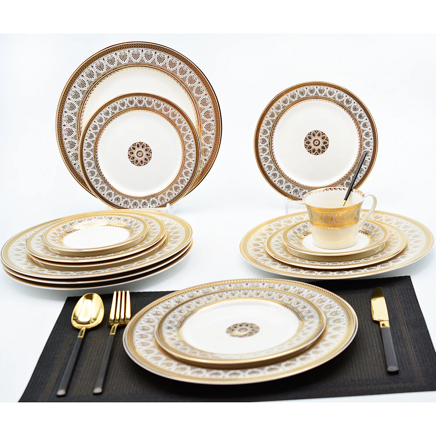 24K Germany luxury embossed real gold dinnerware set High quality new German design