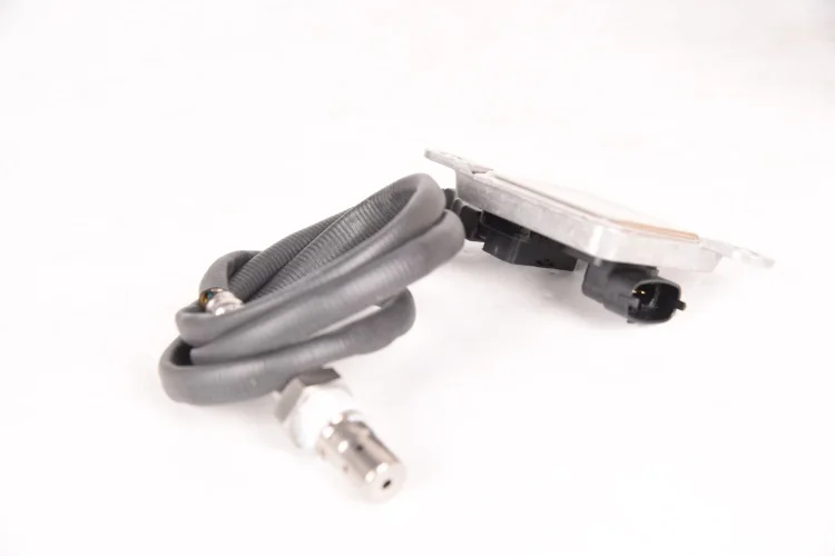 Car engine parts  12V nitrogen oxygen sensor FOR CUMMINS TRUCK 2894943/A034X849RX 5WK96672A