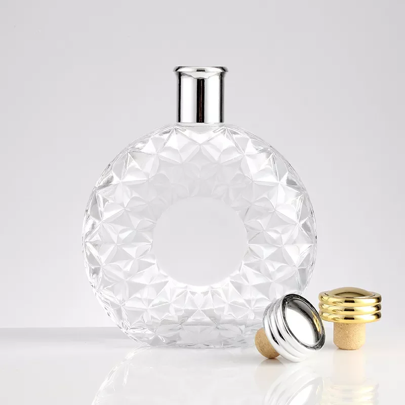 Fancy Unique Alcohol Liquor Whiskey Glass Bottles Wholesale 500 ml 750 ml Brandy XO Wine Bottle with Cork Stoppers