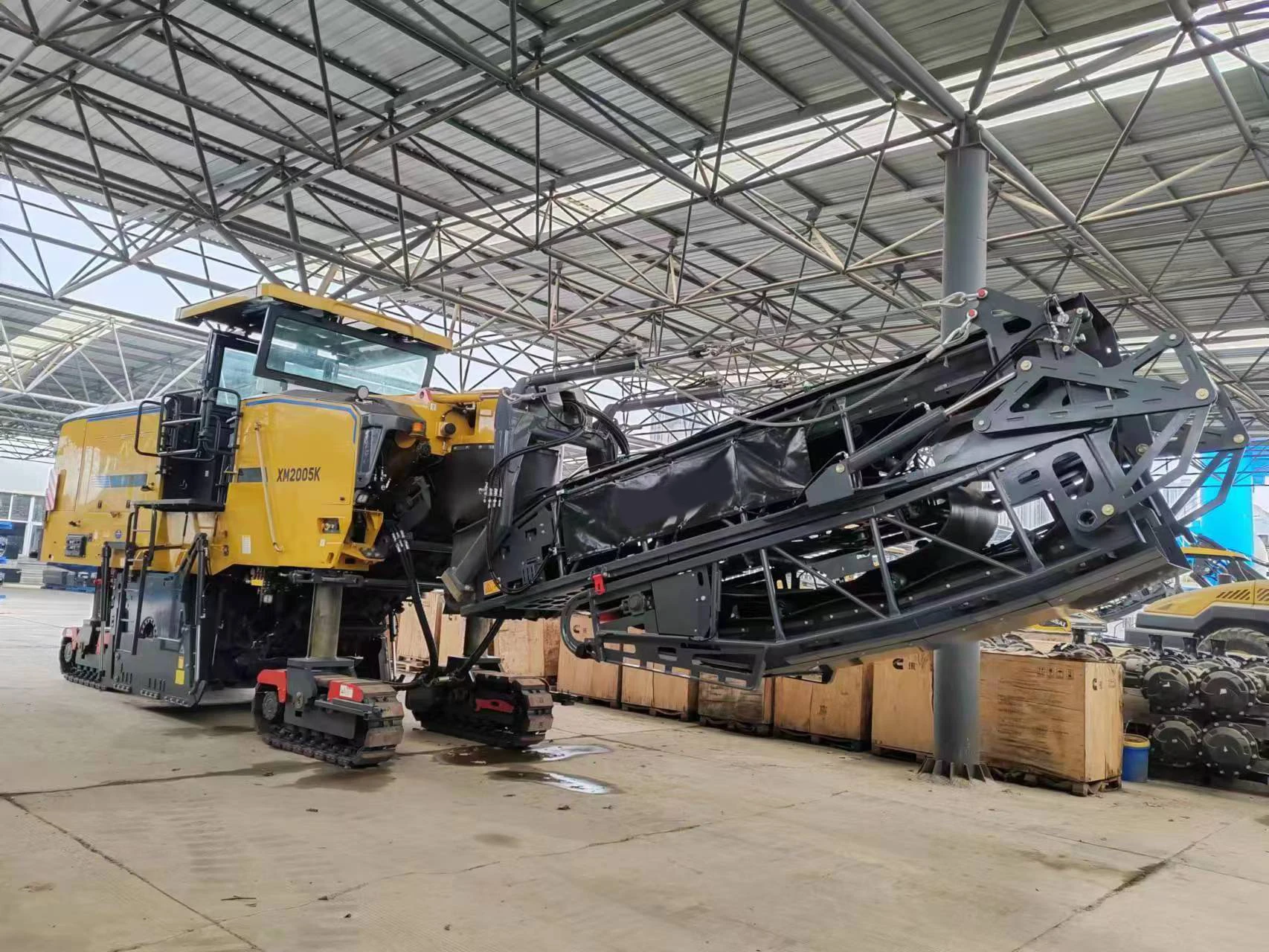 China Cold Milling Machine XM2005K XM2005 2m Asphalt Pavement Road Repair