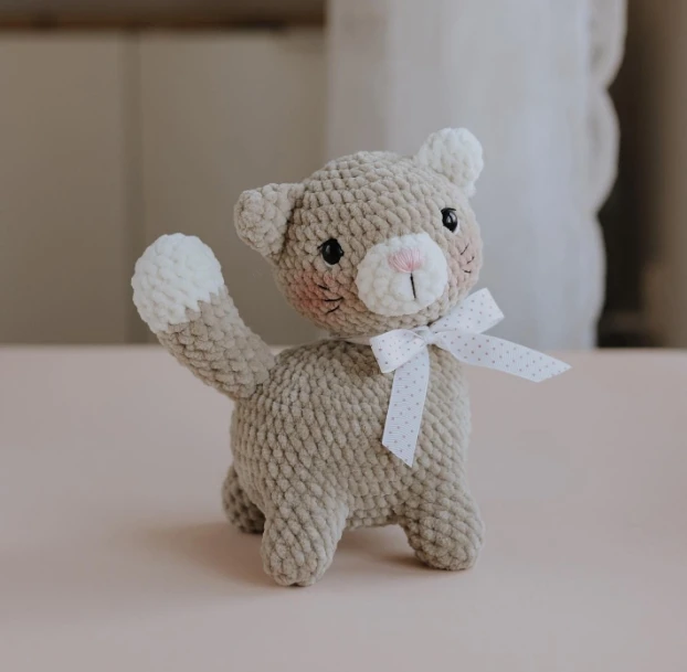 Customized Color and Logo Cute Crochet Cat Toys Multi Yarns Material Chenille Soft Kitty Toy for Kids Amigurumi Cat