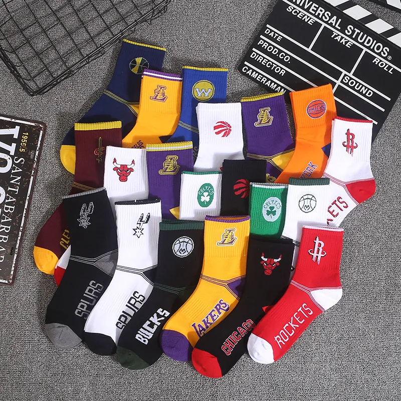 
wholesale factory price cotton sports custom print socks pattern socks basketball socks 