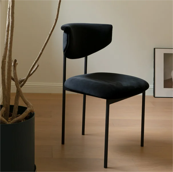 Free Sample Wooden Home Furniture Rattan Wicker Back with Soft Cushion Kitchen Dining Wood Restaurant Chair