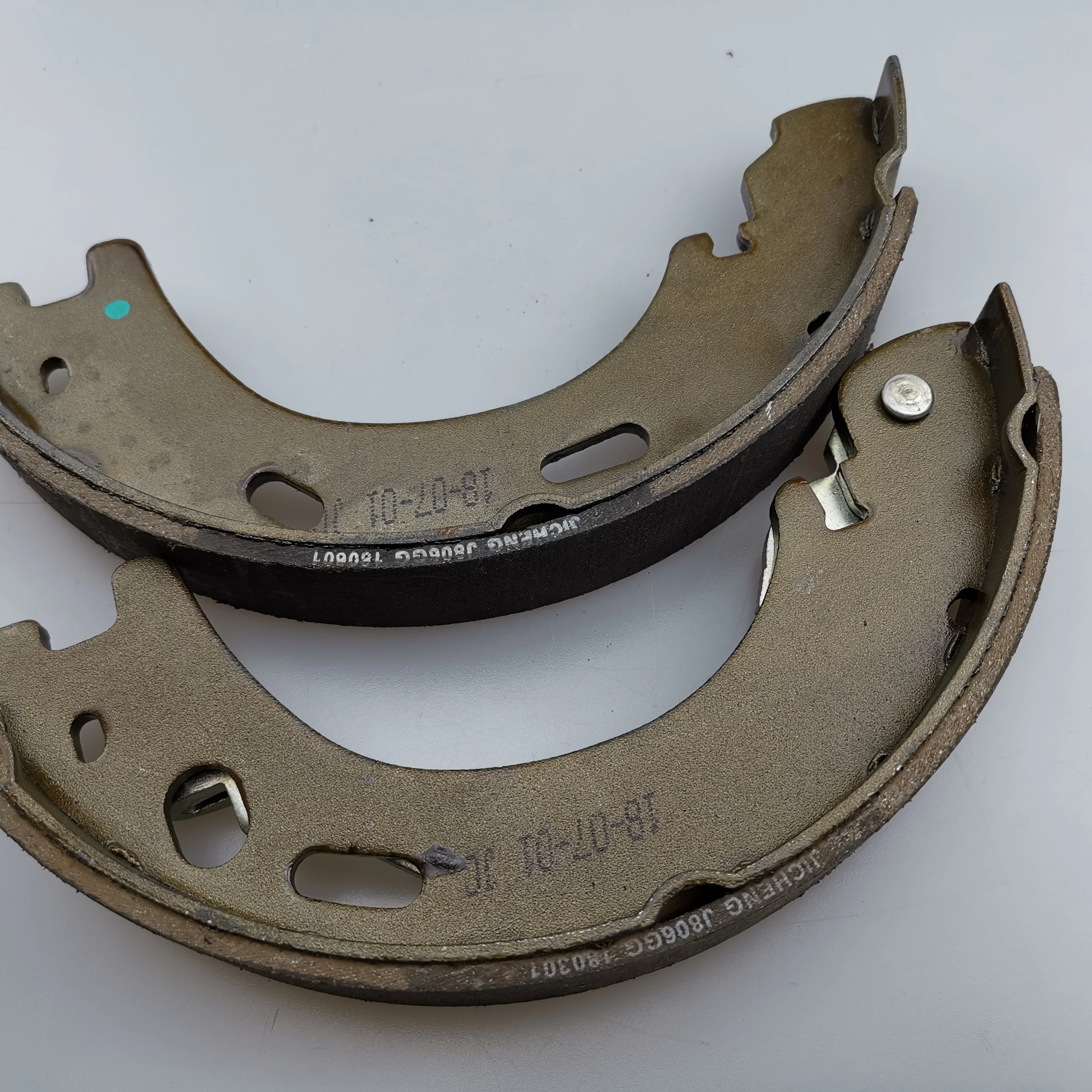 Высококачественный оригинальный правый задний тормозной башмак для sаик MAXUS T60 C00089219